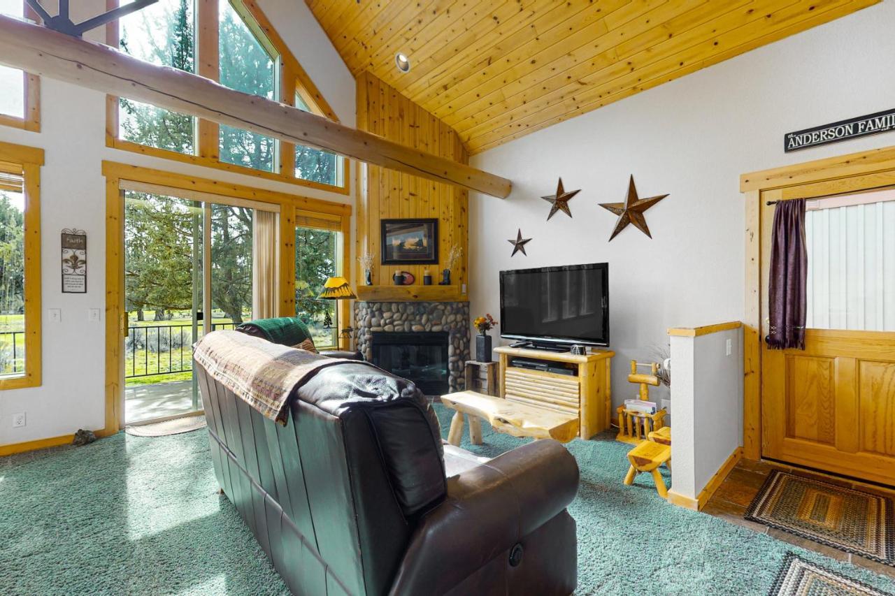 Cinnamon Teal Chalet Redmond Bagian luar foto