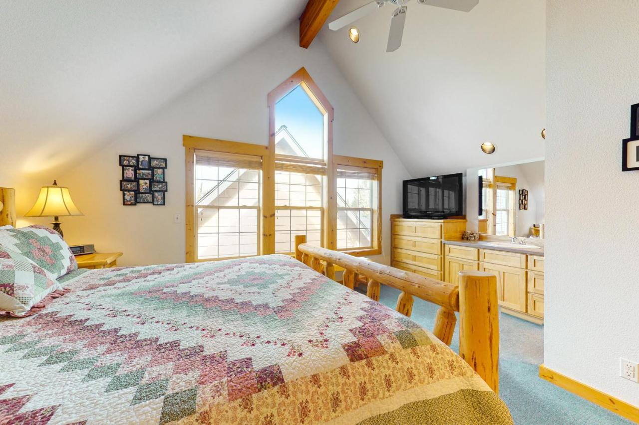Cinnamon Teal Chalet Redmond Bagian luar foto